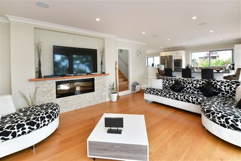 Photo of property in 51 Hawaiian Parade, Arkles Bay, Whangaparaoa, 0932