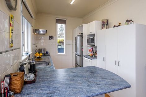 Photo of property in 35 Mckenzie Street, Levin, 5510