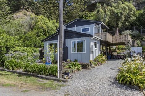 Photo of property in 42 Moody Street, Gore Bay, Cheviot, 7383