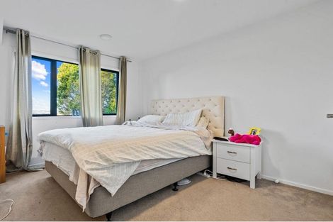 Photo of property in 13 Bartells Drive, Goodwood Heights, Auckland, 2105