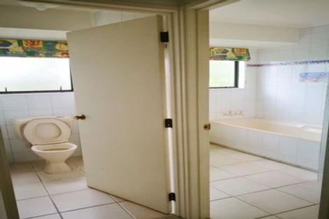 Photo of property in 30 Glucina Avenue, West Harbour, Auckland, 0618