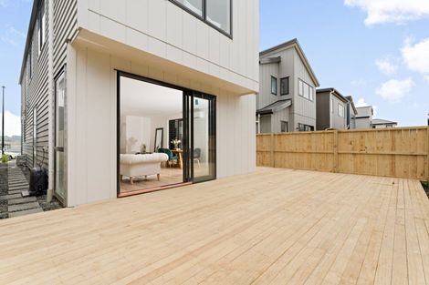 Photo of property in 21 Bronzewater Drive, Silverdale, 0932