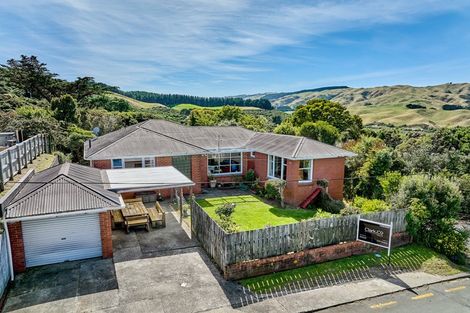 Photo of property in 19 Corlett Road, Plimmerton, Porirua, 5026