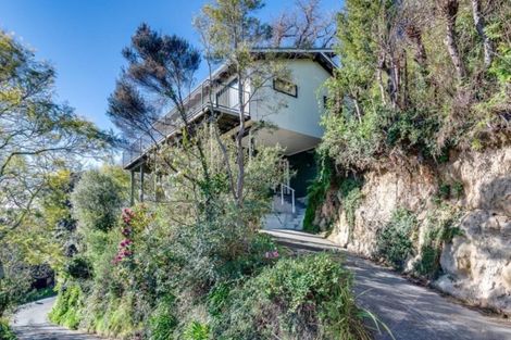 Photo of property in 27 Burns Road, Hospital Hill, Napier, 4110