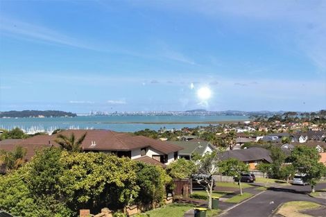 Photo of property in 17 Soling Place, West Harbour, Auckland, 0618
