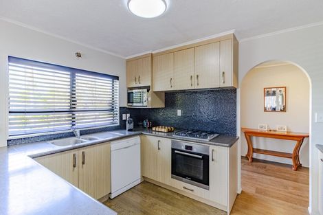 Photo of property in 138 Tait Drive, Greenmeadows, Napier, 4112