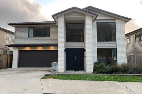 Photo of property in 17 Casheltown Way, Flat Bush, Auckland, 2019