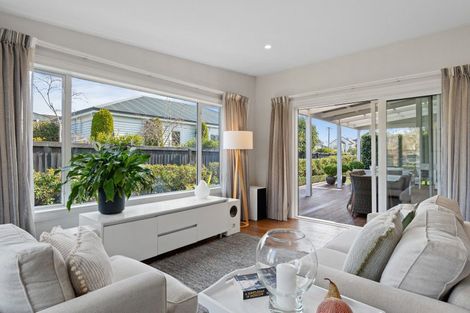 Photo of property in 90 Hawthorne Street, Strowan, Christchurch, 8052