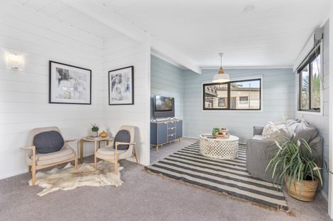 Photo of property in 71 Heta Road, Highlands Park, New Plymouth, 4312