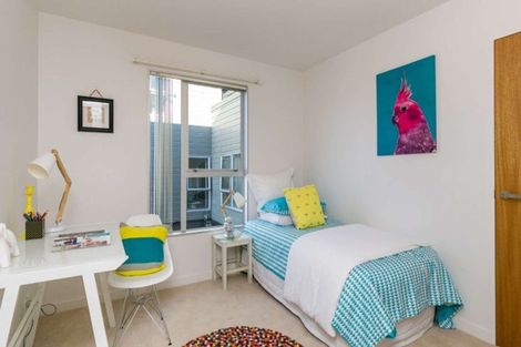 Photo of property in 2/3 Severn Street, Island Bay, Wellington, 6023