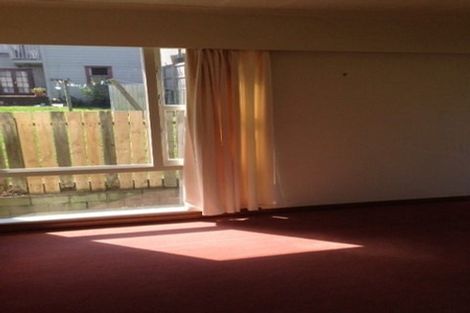 Photo of property in Westgate Flats, 4/36 Queen Street, Mount Victoria, Wellington, 6011