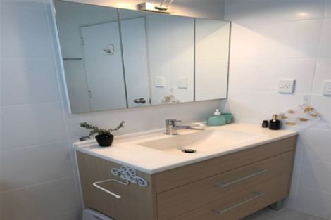 Photo of property in 188b Devonport Road, Tauranga, 3110