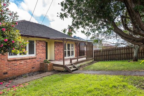 Photo of property in 75 Oakdale Road, Mount Roskill, Auckland, 1041