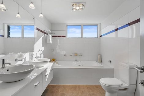 Photo of property in 4 Gazelle Lane, Redcliffs, Christchurch, 8081