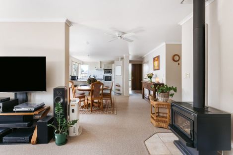 Photo of property in 10 Reefton Place, Papamoa Beach, Papamoa, 3118