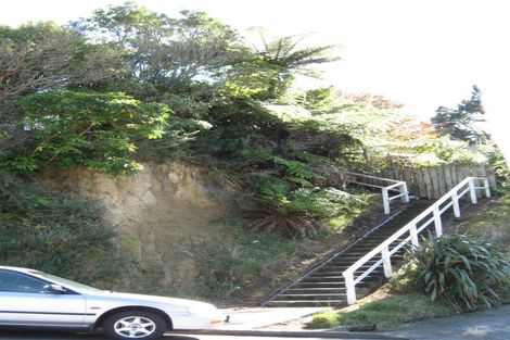 Photo of property in 10 Stella Grove, Newlands, Wellington, 6037