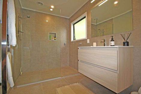 Photo of property in 105 Waireka Place, Whangamata, 3620