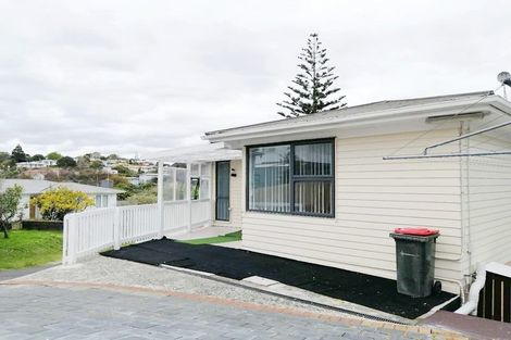 Photo of property in 18 Jamaica Place, Blockhouse Bay, Auckland, 0600