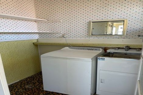 Photo of property in 16 Madison Place, Forrest Hill, Auckland, 0620