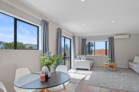 Photo of property in 1/17 Sturm Avenue, Massey, Auckland, 0614