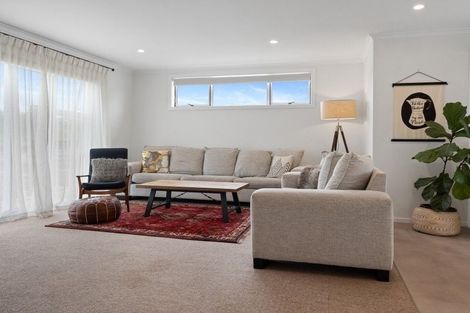 Photo of property in 51b Omata Road, Marfell, New Plymouth, 4310