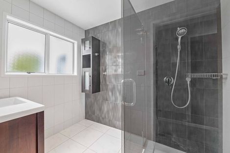 Photo of property in 2 Findlay Street, Moturoa, New Plymouth, 4310