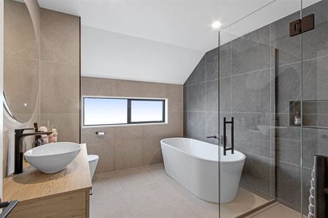 Photo of property in 215 Cavendish Road, Casebrook, Christchurch, 8051