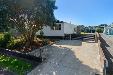Photo of property in 4 Robert Mckeen Street, Otaki Beach, Otaki, 5512