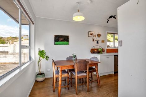 Photo of property in 5a Marina Grove, Frankleigh Park, New Plymouth, 4310