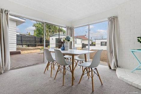 Photo of property in 3 Ross Avenue, Papatoetoe, Auckland, 2025