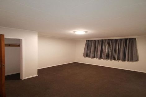 Photo of property in 52 Heretaunga Square, Silverstream, Upper Hutt, 5019