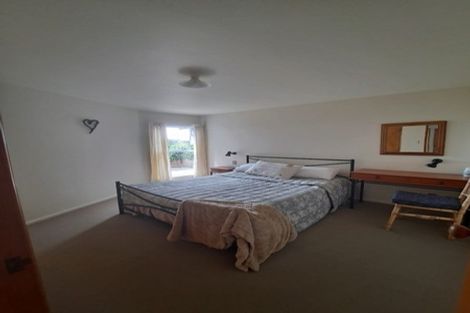 Photo of property in 21 Arden Place, Oakura, 4314