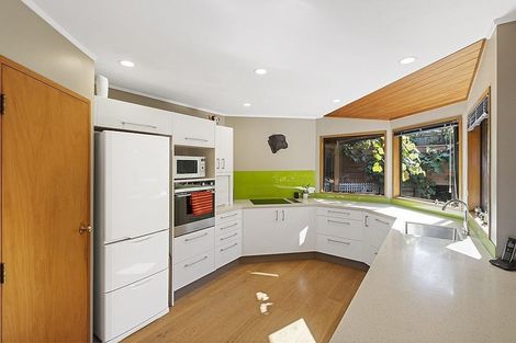 Photo of property in 11 Calypso Place, Rothesay Bay, Auckland, 0630