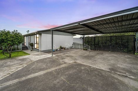 Photo of property in 2/4 Hanson Place, West Harbour, Auckland, 0618