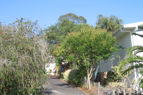 Photo of property in 1/5 Hatherlow Street, Glenfield, Auckland, 0629
