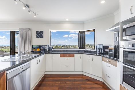 Photo of property in 49 Grovenor Drive, Orewa, 0931