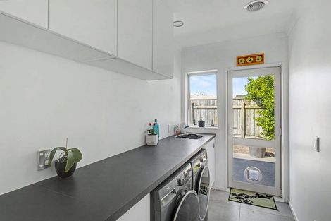 Photo of property in 127 Milne Drive, Paraparaumu, 5032