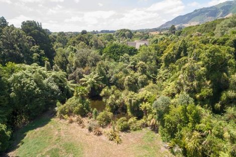 Photo of property in 42 Manu Grove, Waikanae, 5036