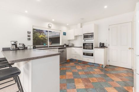 Photo of property in 28 Harry Shaw Way, Raumati South, Paraparaumu, 5032