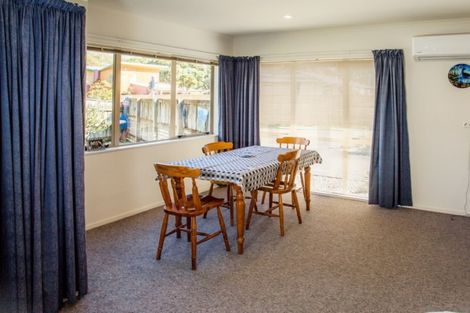 Photo of property in 6 Cabernet Close, Paraparaumu, 5032