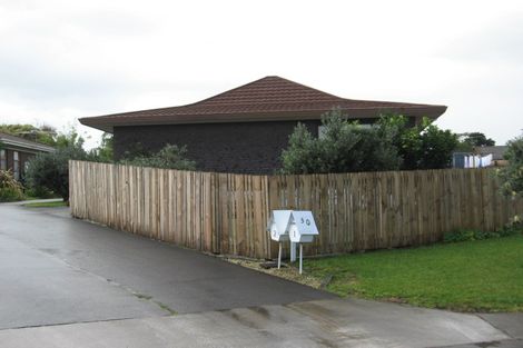 Photo of property in 2/30 Ballater Place, Highland Park, Auckland, 2010