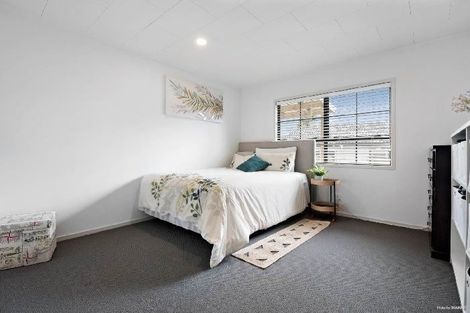 Photo of property in 10 Caribbean Drive, Unsworth Heights, Auckland, 0632