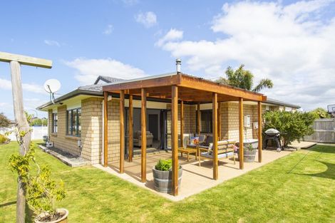 Photo of property in 24 Sarah Place, Papamoa Beach, Papamoa, 3118