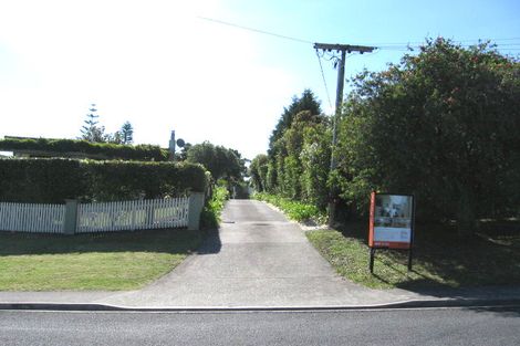 Photo of property in 52a Woodlands Crescent, Browns Bay, Auckland, 0630