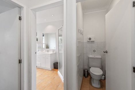 Photo of property in 107 Tiroroa Avenue, Te Atatu South, Auckland, 0610