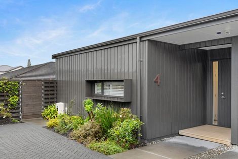 Photo of property in 8 Kuparu Lane, Red Beach, 0932
