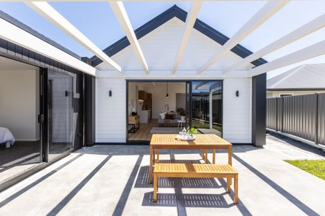 Photo of property in 20 Ruapehu Road, Poraiti, Napier, 4112