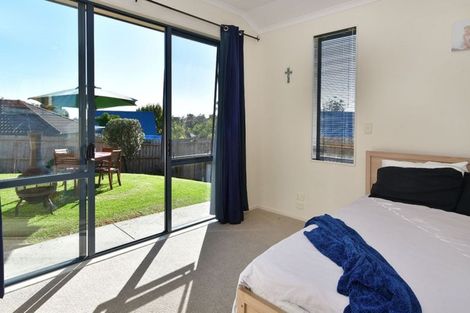Photo of property in 56 Rivervale Grove, Stanmore Bay, Whangaparaoa, 0932