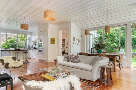 Photo of property in 51 Church Street, Devonport, Auckland, 0624