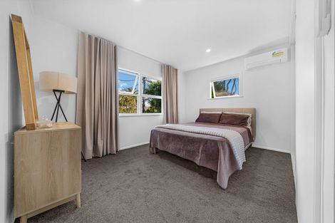 Photo of property in 4 Sunnyside Road, Sunnyvale, Auckland, 0612